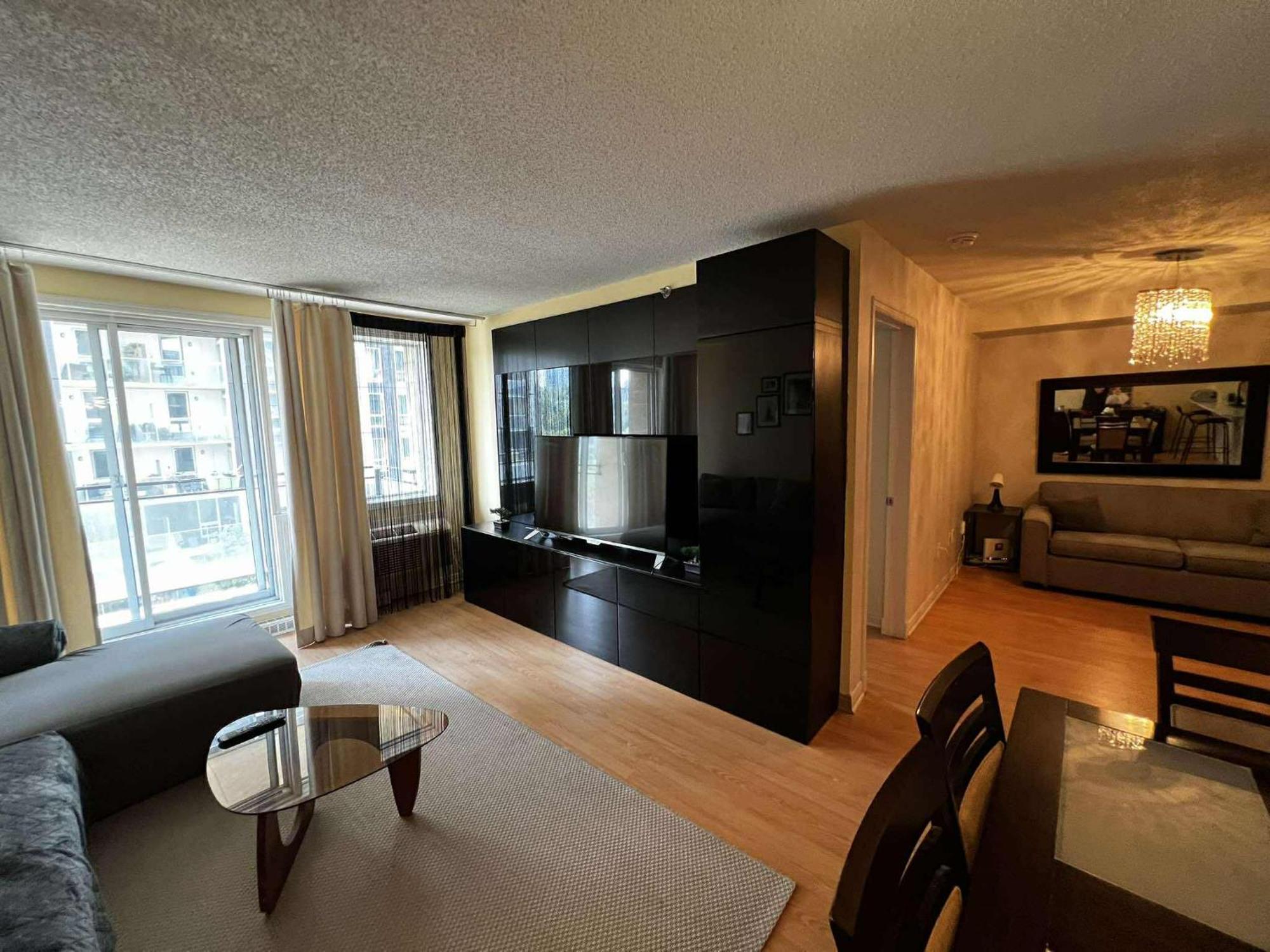 Beautiful And Cosy Downtown With Free Underground Parking * Montreal