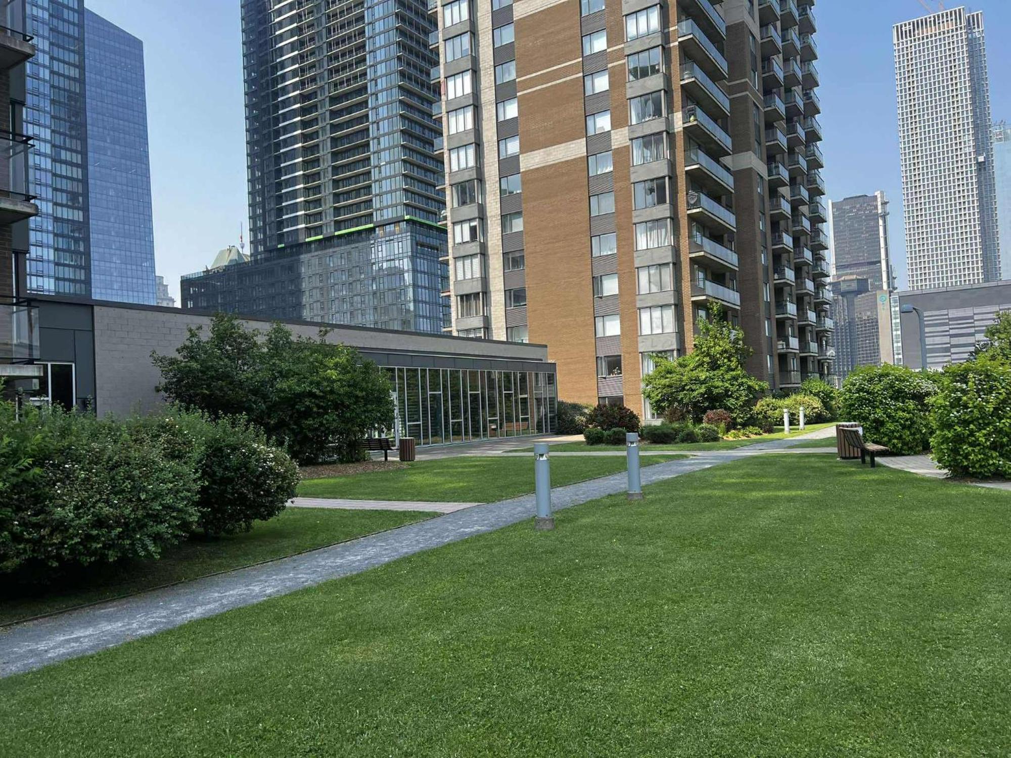 Beautiful And Cosy Downtown With Free Underground Parking Apartamento Montreal